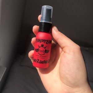 •BUNDLE• beauty protector detangler sample